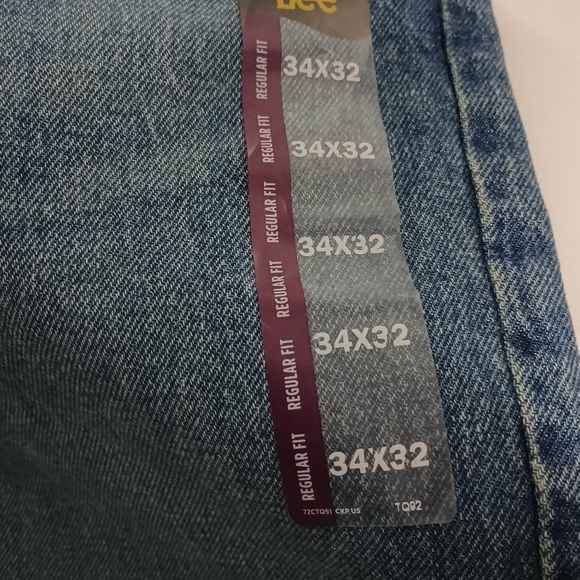 New With Tags Men's Lee Regular Fit Denim Tapered Leg Size 34X32 - Picture 15 of 16